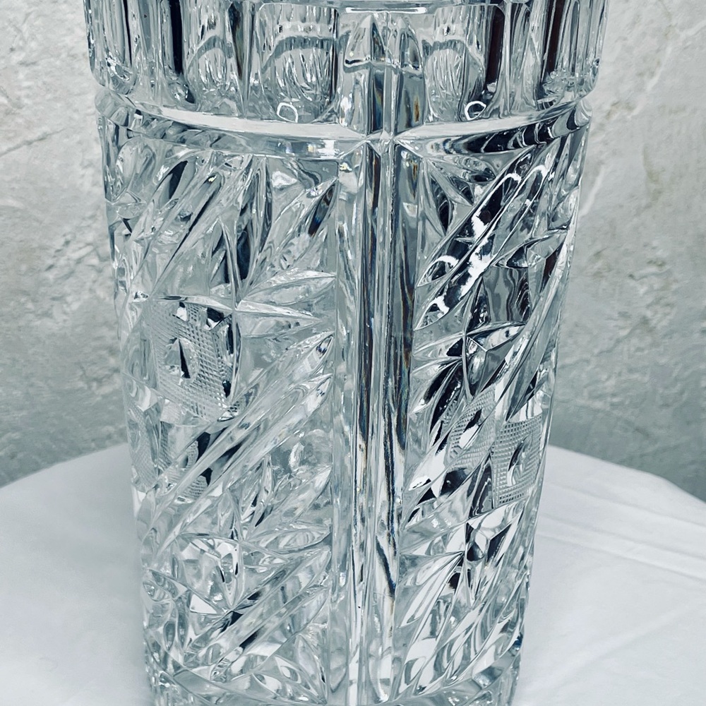 Heavy Lead Chrystal Vase - Picture 2 of 10